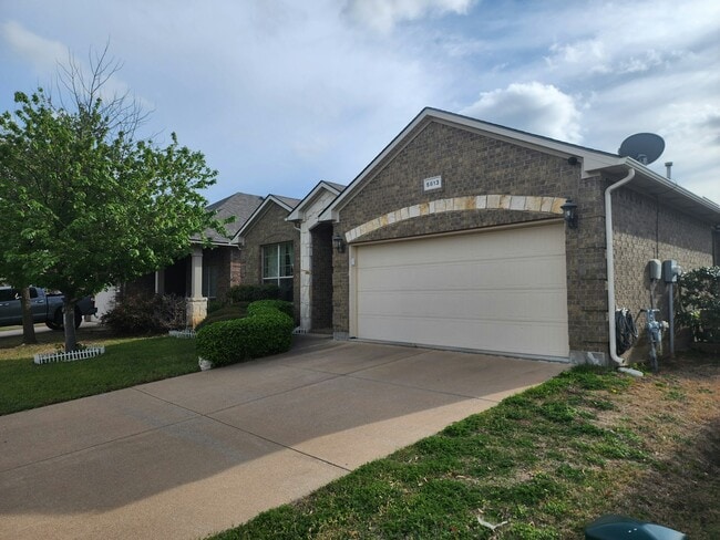 property at 5813 Paluxy Sands Trail