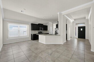 18788 Laurel Hills Dr in New Caney, TX - Building Photo - Building Photo