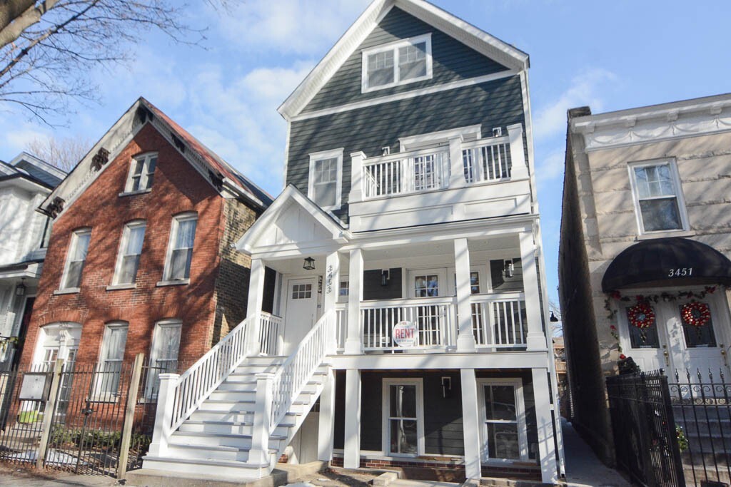 3453 N Hoyne Ave-Unit -3 in Chicago, IL - Building Photo