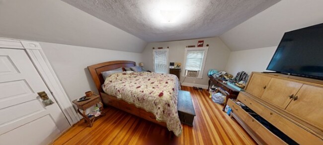 262 Lake Ave in Newton, MA - Building Photo - Building Photo