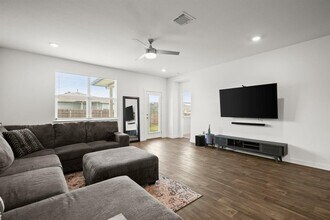 3024 Egan Dr in Pflugerville, TX - Building Photo - Building Photo
