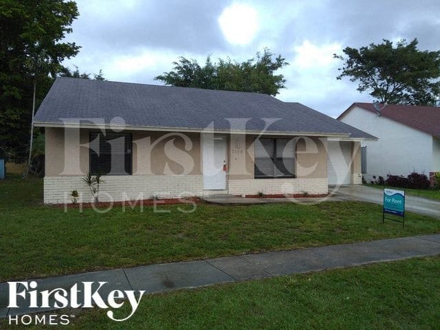 property at 5168 Edgecliff Ave