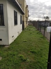207 W Indigo St in Compton, CA - Building Photo - Building Photo