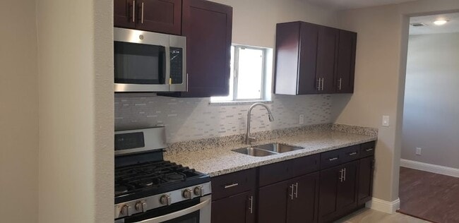 2107 Jones Rd in Baytown, TX - Building Photo - Building Photo