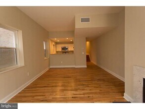924 Pine St in Philadelphia, PA - Building Photo - Building Photo
