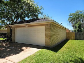 11607 Henley Dr in Houston, TX - Building Photo - Building Photo