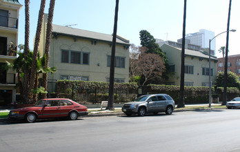 550 S St Andrews Pl in Los Angeles, CA - Foto de edificio - Building Photo