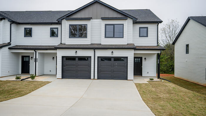 895 Ac Little Dr in Newton, NC - Building Photo