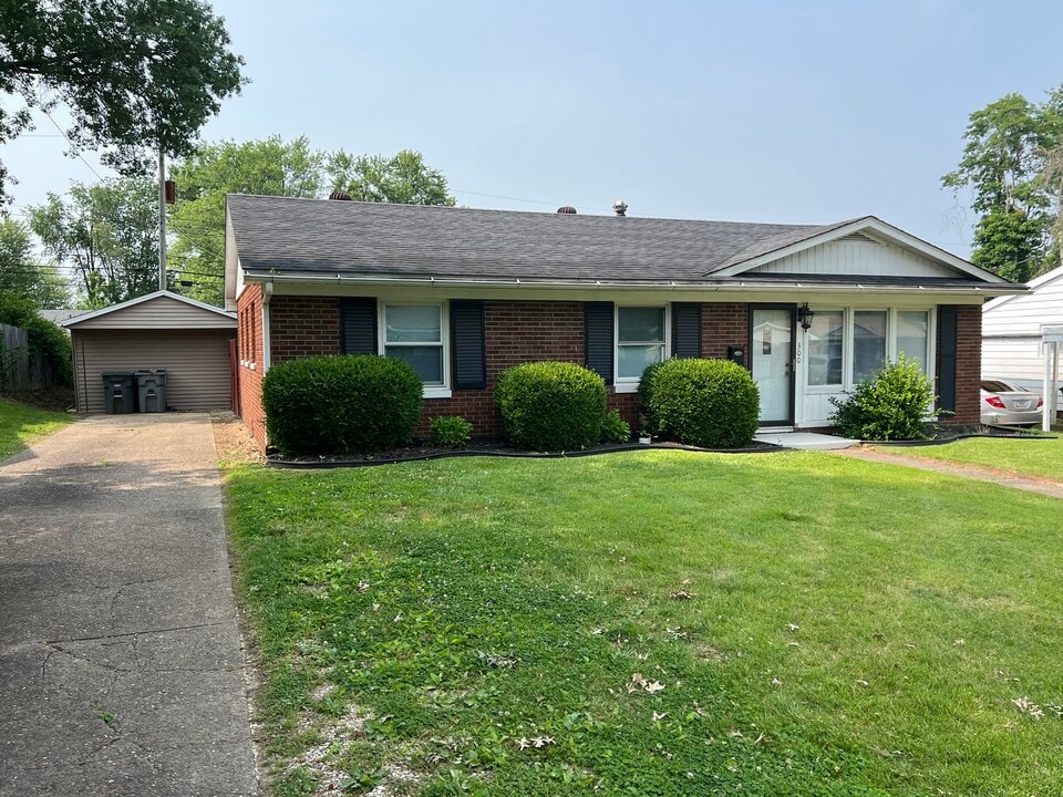 300 North Park Dr in Evansville, IN - Building Photo