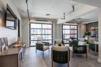 The Fitzgerald in Dale City, VA - Foto de edificio - Lobby