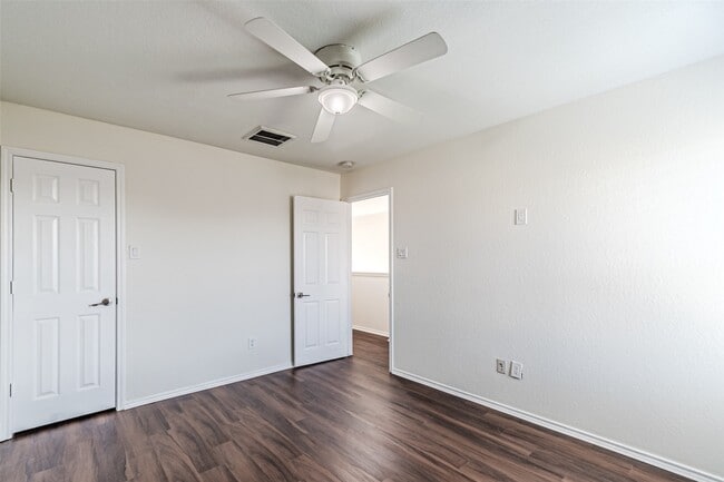 property at 18111 Hillock Glen Ln