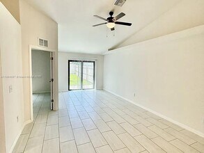 326 SE 16th Pl in Cape Coral, FL - Building Photo - Building Photo