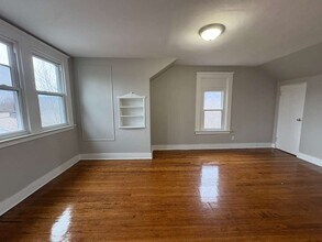 1260 Whalley Ave, Unit 3 in New Haven, CT - Building Photo - Building Photo