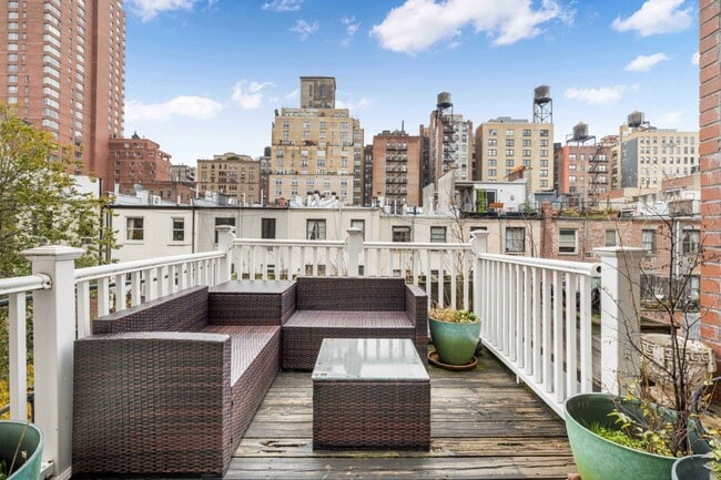 130 W 81st St in New York, NY - Foto de edificio - Building Photo