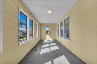 18751 Monterey Ave in Euclid, OH - Foto de edificio - Building Photo