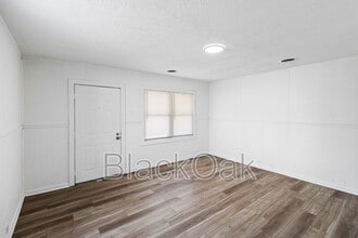 1803 E Market St in New Albany, IN - Building Photo - Building Photo