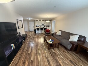 1633 Dufferin Crescent in Nanaimo, BC - Building Photo - Building Photo