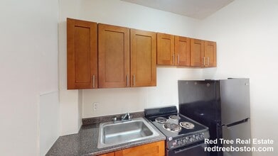 1334 Commonwealth Ave, Unit 18 in Boston, MA - Building Photo - Building Photo