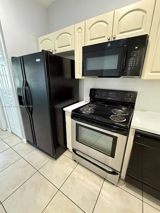 2930 SE 13th Ave in Homestead, FL - Building Photo