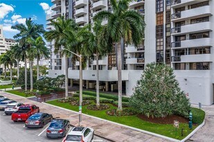600 Biltmore Way in Coral Gables, FL - Building Photo