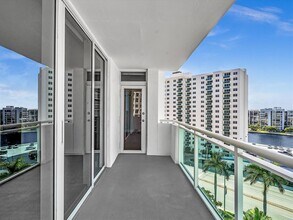 3001 S Ocean Dr, Unit 3001 in Hollywood, FL - Building Photo - Building Photo