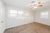 1102 Laurentide St photo'