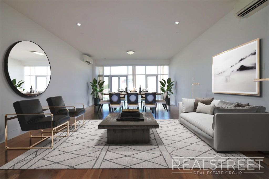 LUXURY 3 BR 2 Bath in Queens! in Queens, NY - Building Photo