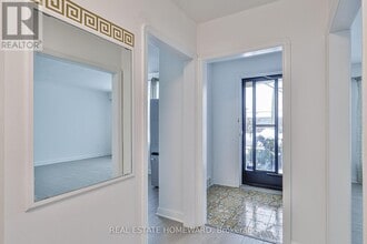 104 Crestwood Rd in Vaughan, ON - Building Photo - Building Photo