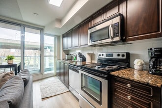 1057 Bastion St, Unit SI ID1390137P in Toronto, ON - Building Photo - Building Photo