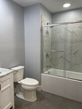 55 W 5th St, Unit 309 in Boston, MA - Foto de edificio - Building Photo