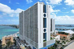 1717 N Bayshore Dr, Unit a1132 in Miami, FL - Building Photo