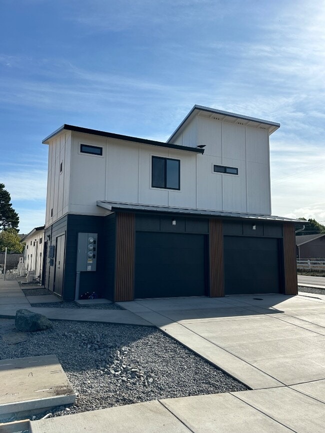 property at 3306 Jayce Ct