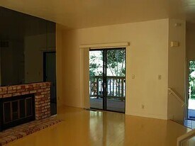 1912 Magdalena Cir, Unit 330 in Santa Clara, CA - Building Photo