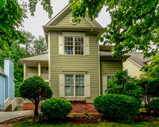 property at 3627 Chestnut Dr