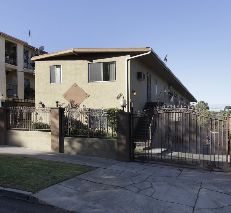 457 N Westmoreland Ave in Los Angeles, CA - Building Photo