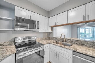 6939 Stonesthrow Cir N in St. Petersburg, FL - Building Photo - Building Photo
