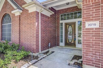 20719 Medallion Pointe Dr in Katy, TX - Building Photo - Building Photo