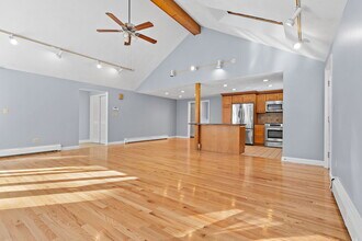 77 Colonial Rd in Sudbury, MA - Foto de edificio - Building Photo