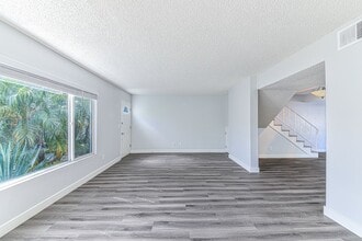 1600 Mabury St in Santa Ana, CA - Building Photo - Building Photo
