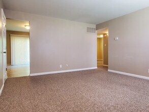 5526 Humbert Rd in Alton, IL - Building Photo - Building Photo