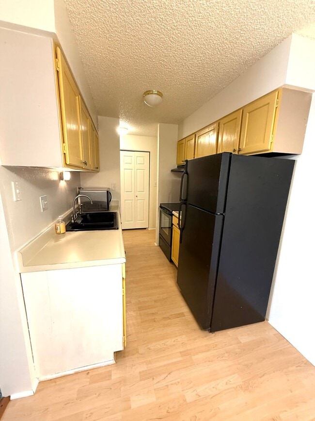 100 E Highline Cir in Centennial, CO - Building Photo - Building Photo