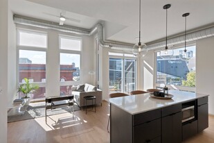 Ox-Op Apartments in Minneapolis, MN - Building Photo