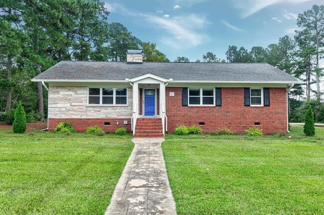 121 S Main St in Rolesville, NC - Building Photo - Building Photo