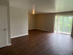 550 B E Bledsoe St in Gallatin, TN - Building Photo - Building Photo