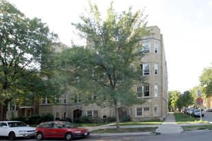 5251 N Rockwell St Apartments