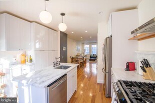 2246 Sears St in Philadelphia, PA - Building Photo