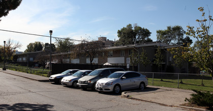 1901 Sheppard Ave W in Toronto, ON - Building Photo - Building Photo