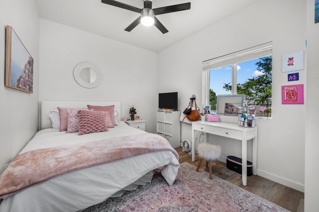 6235 Hobart St in San Diego, CA - Building Photo