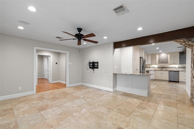 6413 Remlap St in Houston, TX - Foto de edificio - Building Photo