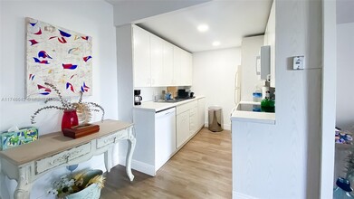 3009 Cornwall E in Boca Raton, FL - Foto de edificio - Building Photo